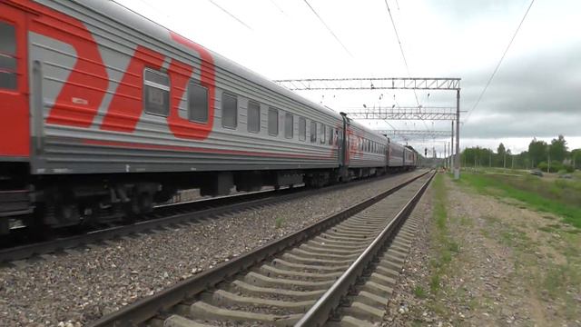 Электровоз ЭП20-038 с фирменным поездом 