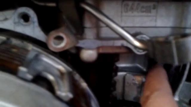 PATIN DE CADENA DE DISTRIBUCION DE HONDA DOMINATOR NX 650.mp4 смотреть онлайн