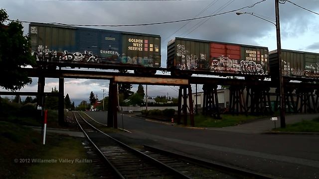 PNWR 3007 leads the Toledo Hauler thru Albany and Corvallis, Oregon 5-4-2012 Part 1 смотреть онлайн