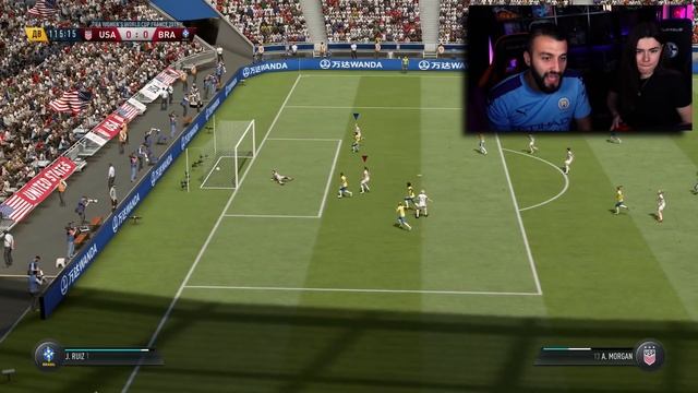 УЧУ ДЕВУШКУ ИГРАТЬ В FIFA УРОВЕНЬ ПРОФЕССИОНАЛ смотреть онлайн