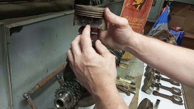 Как правильно собрать поршень с шатуном. Смещение пальца и для чего оно нужно? смотреть онлайн