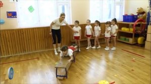 Занятие по физической культуре в старшей  группе ДОО