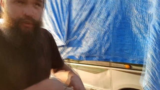 Как сделать гараж для машины, когда нет денег и времени? Применил новую технологию в строительстве?