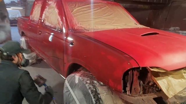 Y por fin pintamos esta majestuoso Nissan Navara en Rojo Mazda смотреть онлайн