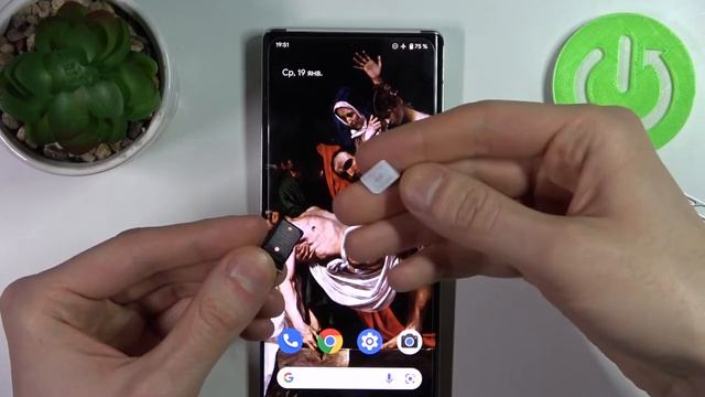 Как вставить СИМ карту в Pixel 6 / Открыть слот под SIM карту на Pixel 6