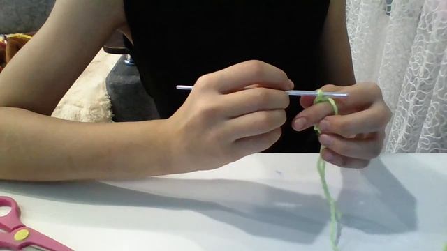 Как связать крючком браслет/цепочку. смотреть онлайн