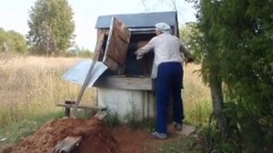 Как почистить глубокий колодец, не спускаясь в него