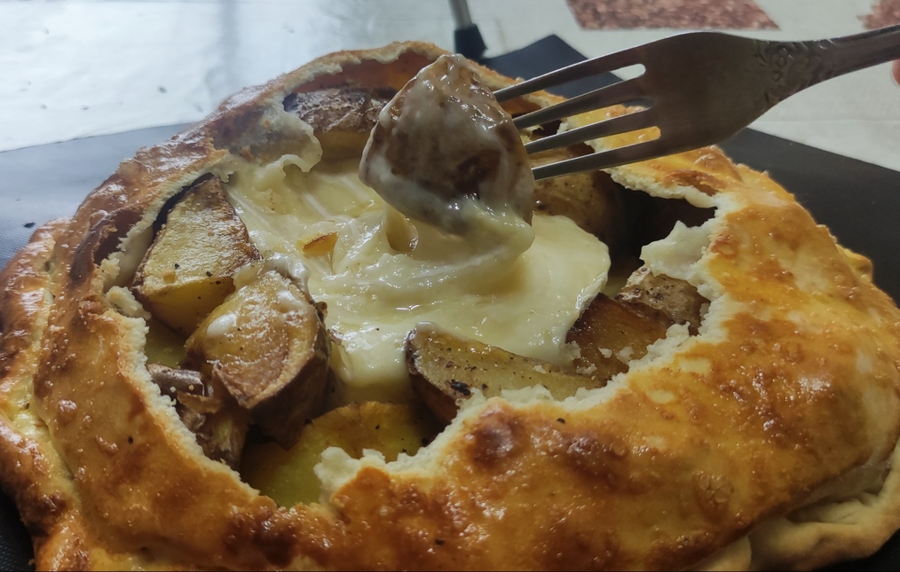 Картошка по деревенский с сыром в тесте. Приятно аппетита смотреть онлайн