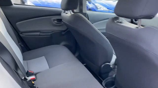 2017 Toyota Yaris 1.5 Hybrid Luna смотреть онлайн