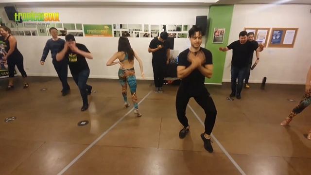 PINTO PICASSO - PARIS - ?Bachata Footwork Shines with Juan Ruiz #bachata #bachatashines #paris смотреть онлайн