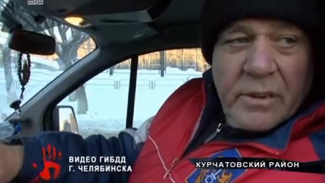 Легковушка перевернулась на трамвайных путях и врезалась в легковушку на встречной полосе смотреть онлайн