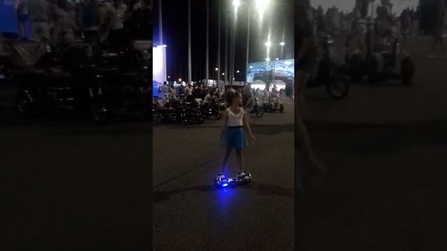 Танцы на героскутере в Сочи!!доча молодец!! смотреть онлайн