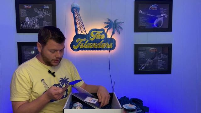 Unboxing Cedar Fair's First Drop FUN BOX! смотреть онлайн