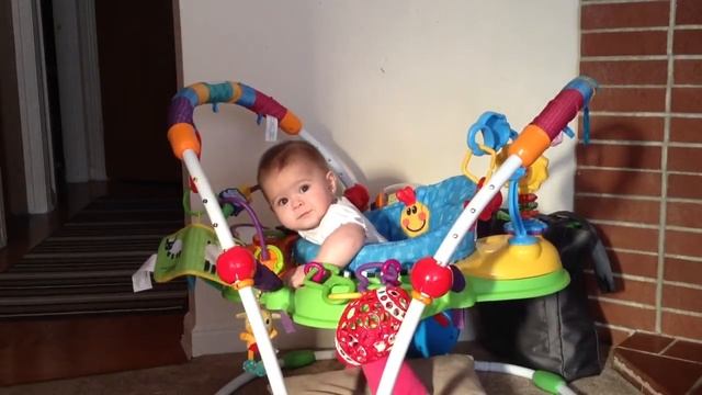 Baby dancing in activity jumper - Kalea Reese (7 months) смотреть онлайн