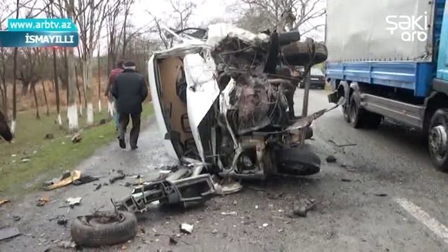 İsmayillida AGİR QEZA: 2 olu, 3 yarali смотреть онлайн