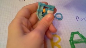 Сова из резинок на рогатке