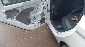 Lada Vesta 2023. как снять дверную карту