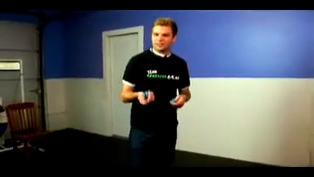 How To Do The Ride the Horse Yo Yo Trick - 08 Looping Tricks with Two Yo Yos смотреть онлайн