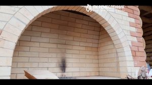 Открытый камин из кирпича в частном деревянном доме  Кладка камина