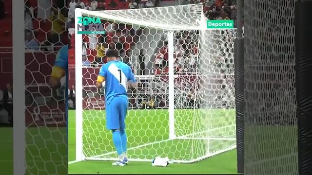 Australian Goalkeeper Throws Peru Keeper's Water Bottle Away and Wins Penalty Shoot Out! #Shorts смотреть онлайн