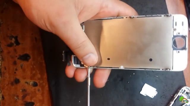 Замена дисплея на iPhone 5 смотреть онлайн