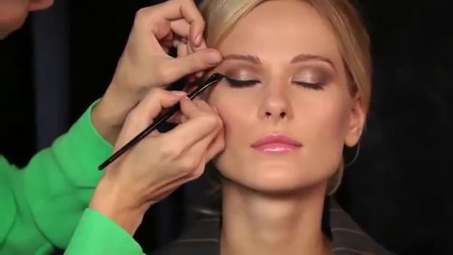 У вас 5 мин для превращения дневного макияжа на вечерний. смотреть онлайн