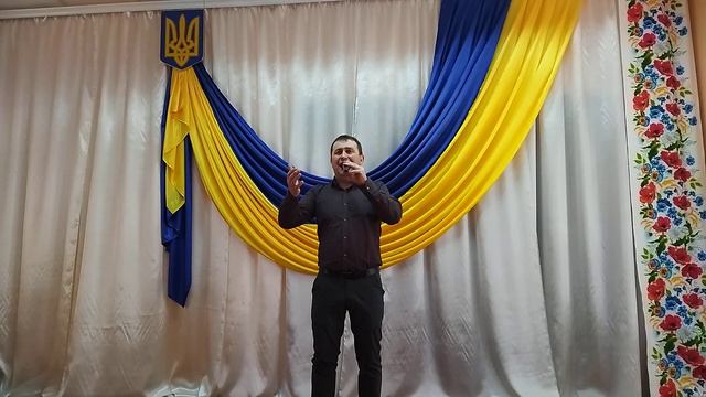 Пісня "Троянда ружа" у виконанні Валентина Войнаровського смотреть онлайн