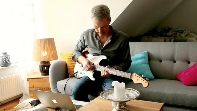 Janne Lind - Love Is All Around смотреть онлайн