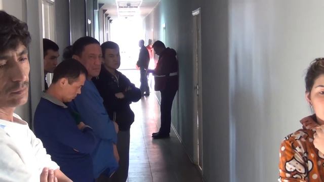Места пребывания иностранных граждан проверяли сотрудники УФМС смотреть онлайн