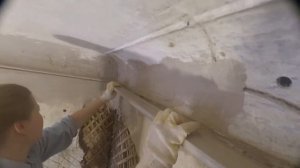 15. Восстановление штукатурного карниза. Разрушенный угол.  Реставрация потолка в старом доме.