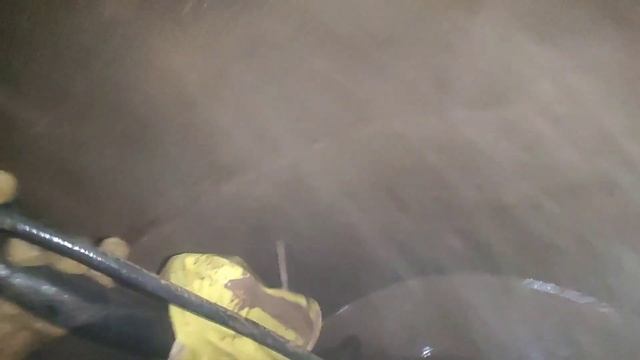 PodkApaev. Дер. Клетки. Страховка от падения и Респект копщикам этого колодца.