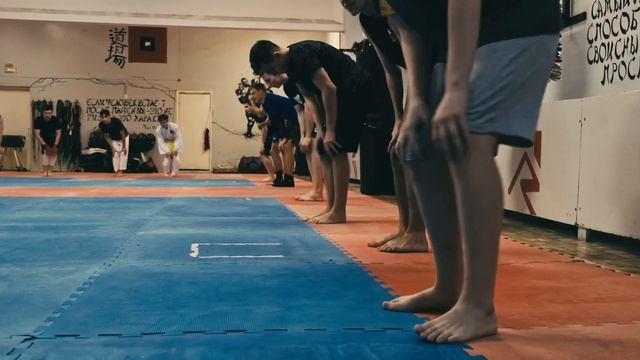 ГОТОВЬ ТЕЛО К ТРЕНИРОВКЕ СТРУКТУРНО! ОСНОВЫ РАЗМИНКИ. смотреть онлайн