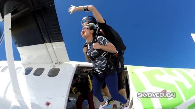 Skydive Dubai - Pearl смотреть онлайн