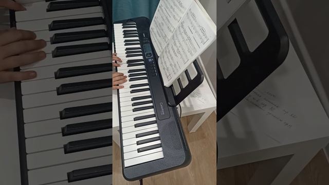 Армянская детская песня .Игра на синтезаторе. смотреть онлайн