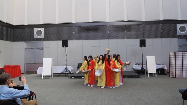 2016 Vietnamese Hat (non la) Dance to Y.Ê.U by MIN of ST.319 смотреть онлайн