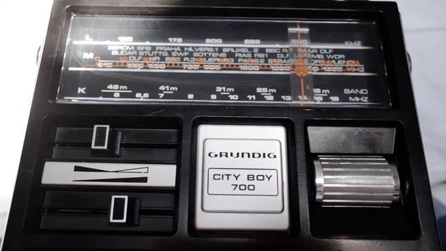 WWCR 13845 kHz on Grundig City Boy 700 and Panasonic RF-3500 смотреть онлайн