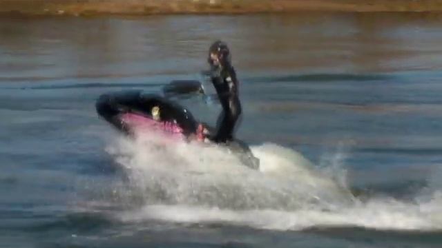Emily Tucker- Jet Ski Freestyle 2013 смотреть онлайн
