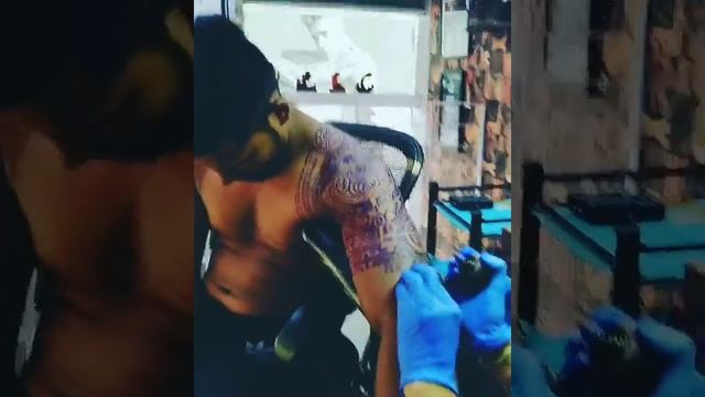 Design rock tattoos...? смотреть онлайн