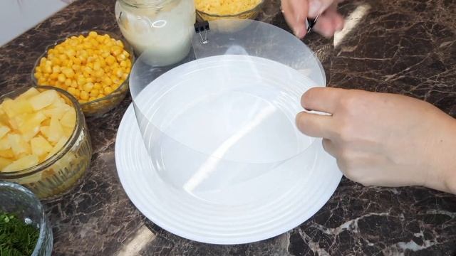 Салат с КУРИЦЕЙ и ананасами – рецепт на Новогодний стол 2023 смотреть онлайн