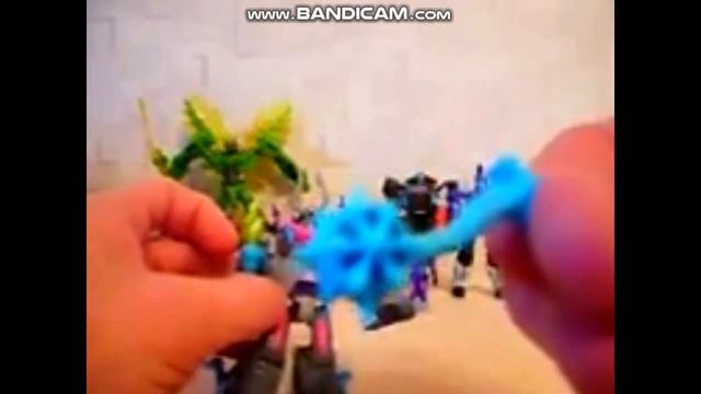 #TransToysReview  Gnaw от Hasbro ТРАНСФОРМЕРЫ ИГРУШКИ Transformers Toys Review