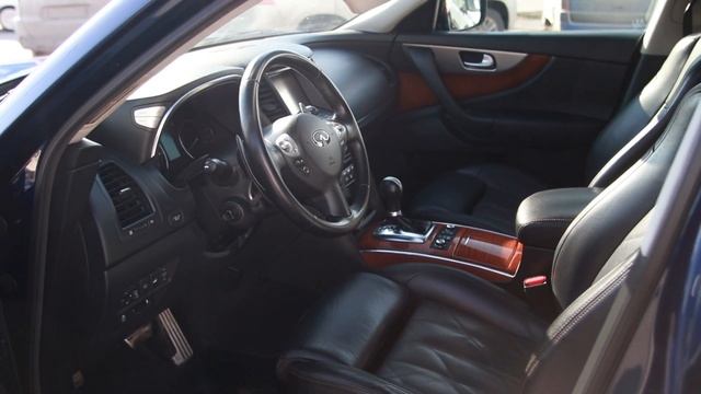 Infiniti Q70 синий смотреть онлайн