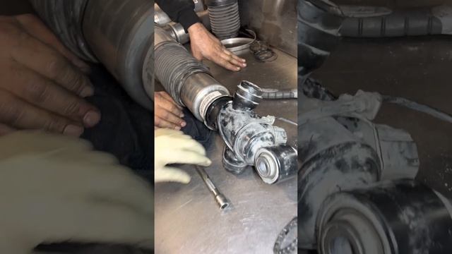 BMW F01 F02 740 750 760 Rear Air Suspension Bag Rebuild / Replacement смотреть онлайн