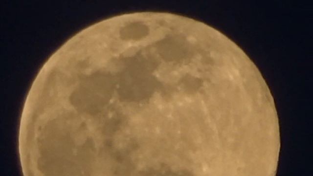 Не могу пройти мимо красивой Луны смотреть онлайн
