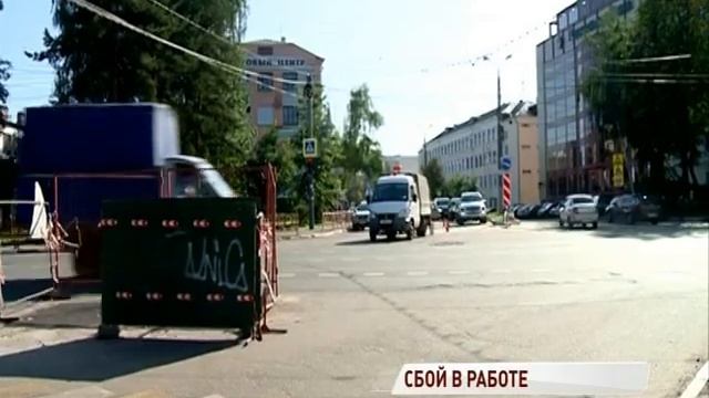 Штрафы и опоздания: светофор на перекрестке Октября и Победы не показывает зеленый смотреть онлайн