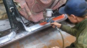 Обработка порогов кислотным грунтом. Кислотник