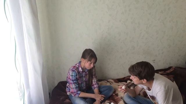 ЧЕЛЛЕНДЖ | CHUBBY BANNY | ЛЕД ДРУГ-ДРУГУ ЗА ШИВОРОТ смотреть онлайн