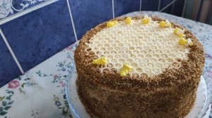 Украшаем торт медовик с пчёлами