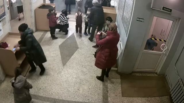 Карманница в детской поликлинике смотреть онлайн