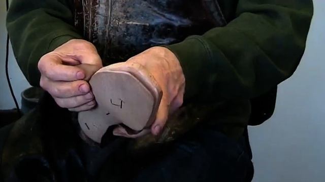 Lasting-up a Derby shoe - Part 1 of 4 смотреть онлайн