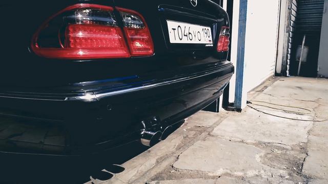 Звук выхлопа Mercedes-Benz w210 E240 2.4 литра на Flowmaster (exhaust sound) смотреть онлайн